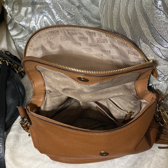 Michael Kors Crossbody - Picture 7 of 15